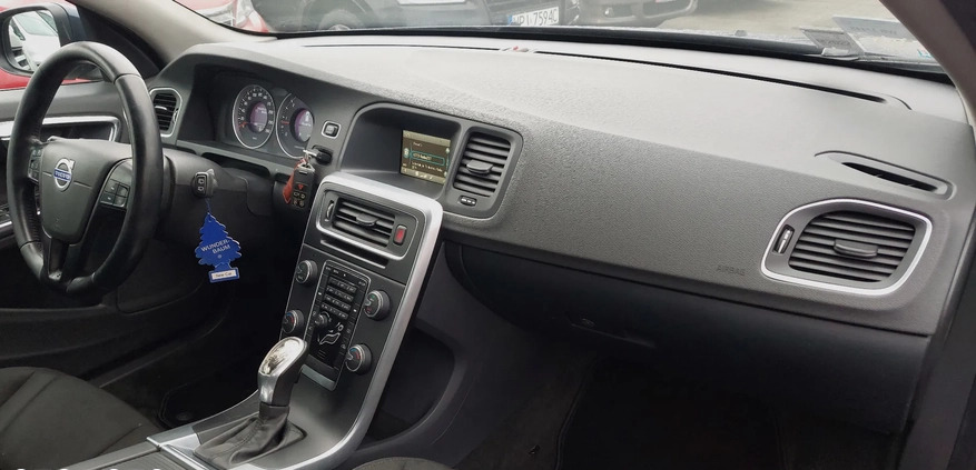 Volvo V60 cena 29900 przebieg: 300031, rok produkcji 2012 z Giżycko małe 562